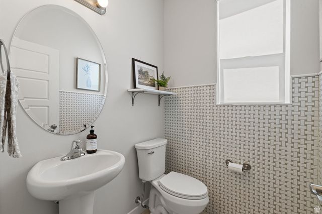 3504 S LAUREL LN, Syracuse, UT 84075