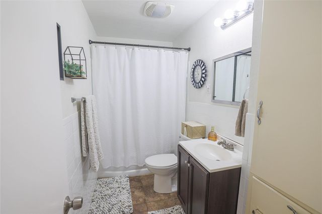 10959 Park Oak Circle, Dallas, TX 75228
