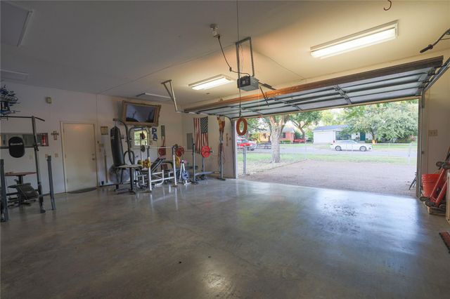 10959 Park Oak Circle, Dallas, TX 75228