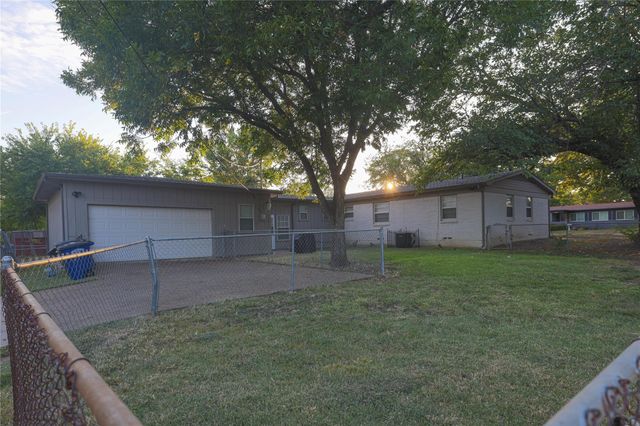 10959 Park Oak Circle, Dallas, TX 75228