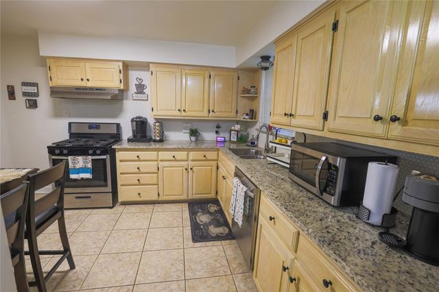 10959 Park Oak Circle, Dallas, TX 75228