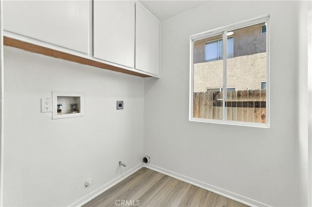 1563 E Kettering, Lancaster, CA 93535
