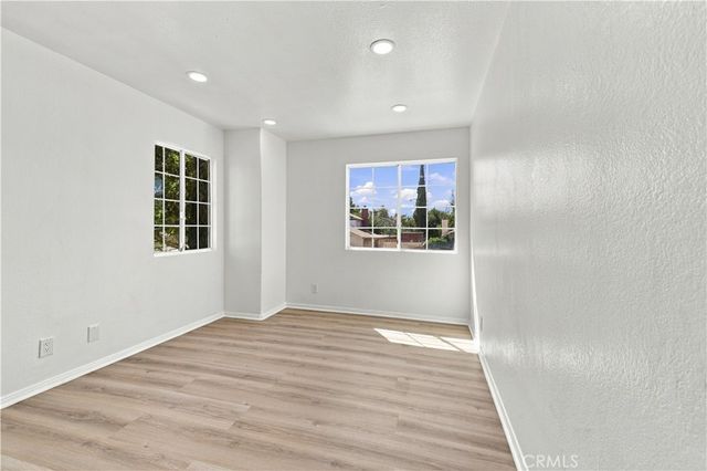 1563 E Kettering, Lancaster, CA 93535