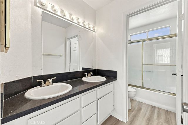 1563 E Kettering, Lancaster, CA 93535