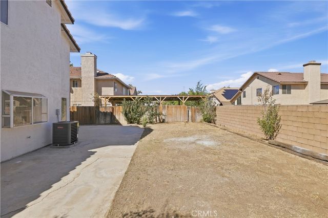 1563 E Kettering, Lancaster, CA 93535