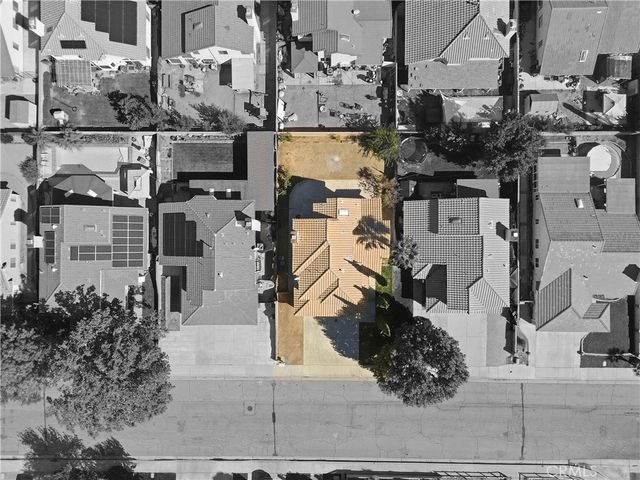 1563 E Kettering, Lancaster, CA 93535