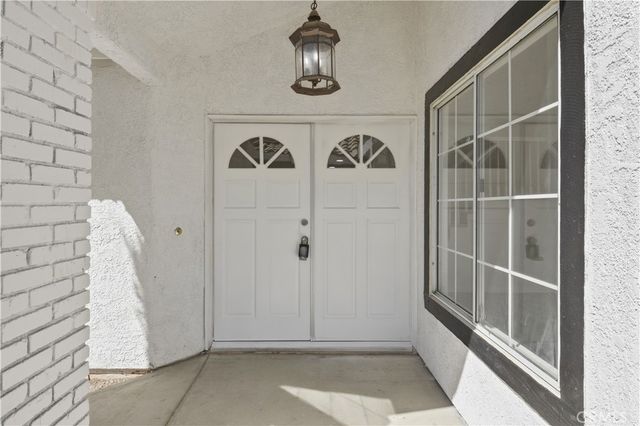 1563 E Kettering, Lancaster, CA 93535