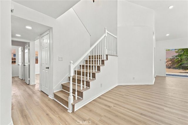 1563 E Kettering, Lancaster, CA 93535