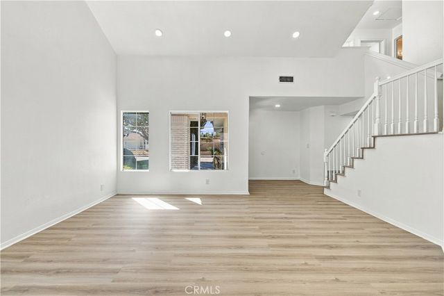 1563 E Kettering, Lancaster, CA 93535