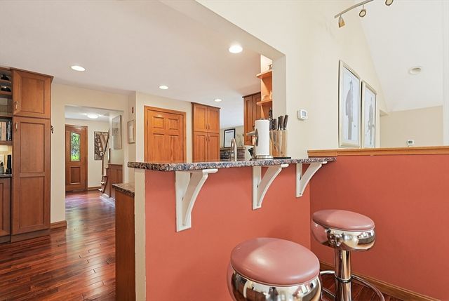 619 Massapoag Ave, Sharon, MA 02067