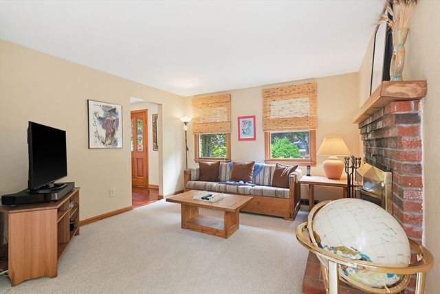 619 Massapoag Ave, Sharon, MA 02067