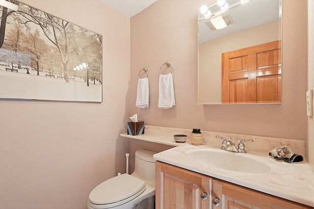 619 Massapoag Ave, Sharon, MA 02067