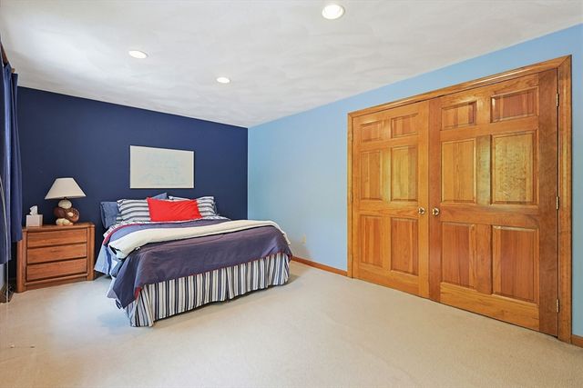 619 Massapoag Ave, Sharon, MA 02067