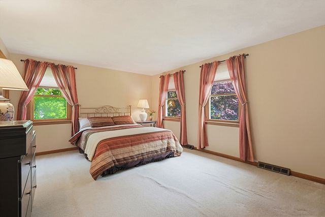 619 Massapoag Ave, Sharon, MA 02067