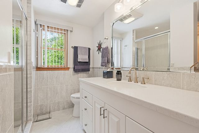 619 Massapoag Ave, Sharon, MA 02067