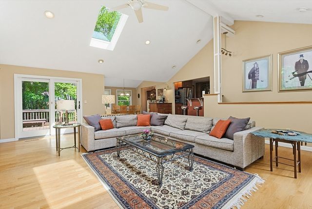 619 Massapoag Ave, Sharon, MA 02067