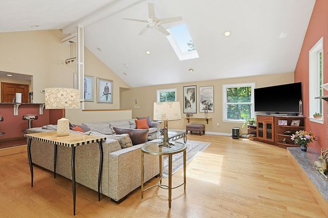 619 Massapoag Ave, Sharon, MA 02067
