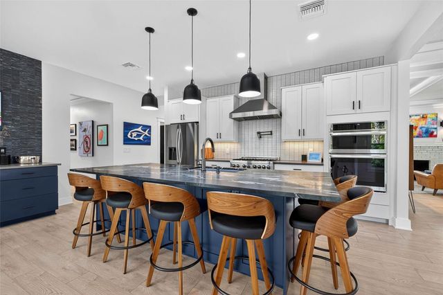 2822 BURLINGTON AVENUE N, St Petersburg, FL 33713