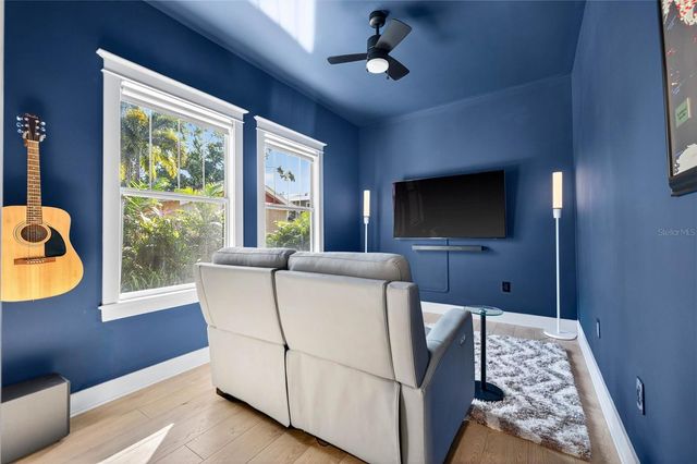 2822 BURLINGTON AVENUE N, St Petersburg, FL 33713