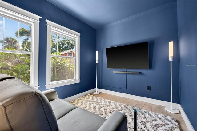 2822 BURLINGTON AVENUE N, St Petersburg, FL 33713