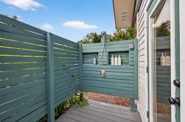 2822 BURLINGTON AVENUE N, St Petersburg, FL 33713