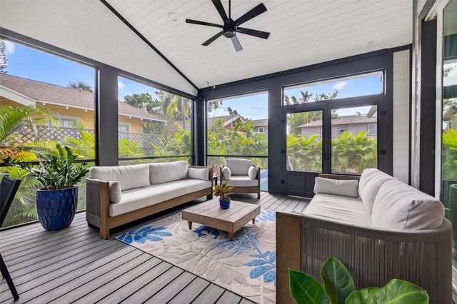 2822 BURLINGTON AVENUE N, St Petersburg, FL 33713