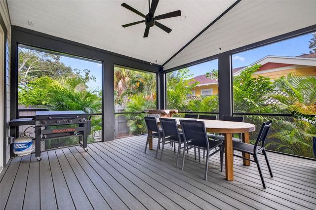 2822 BURLINGTON AVENUE N, St Petersburg, FL 33713