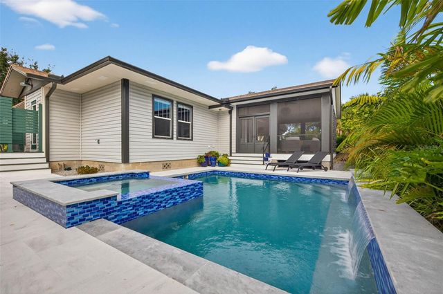 2822 BURLINGTON AVENUE N, St Petersburg, FL 33713