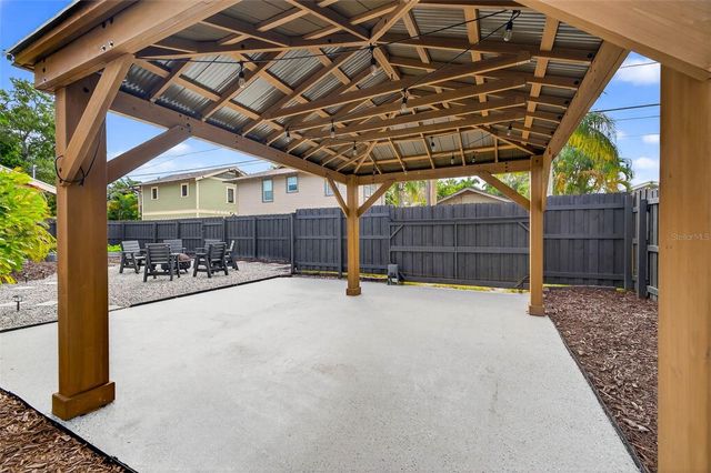 2822 BURLINGTON AVENUE N, St Petersburg, FL 33713