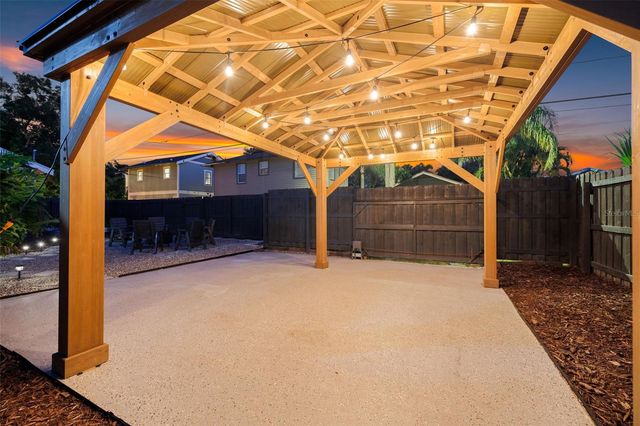 2822 BURLINGTON AVENUE N, St Petersburg, FL 33713