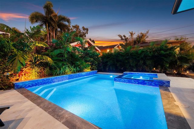 2822 BURLINGTON AVENUE N, St Petersburg, FL 33713