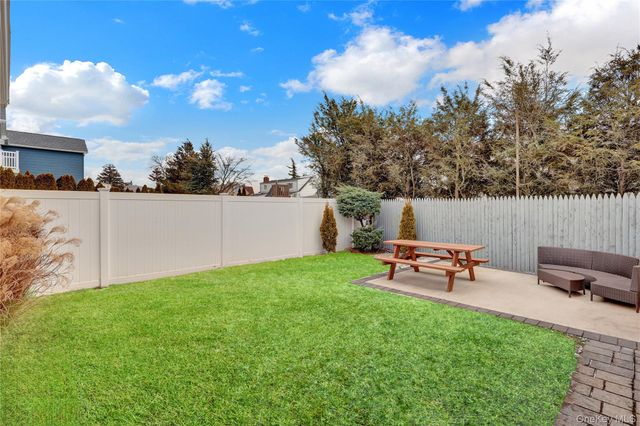 57 Roosevelt Drive, Bethpage, NY 11714