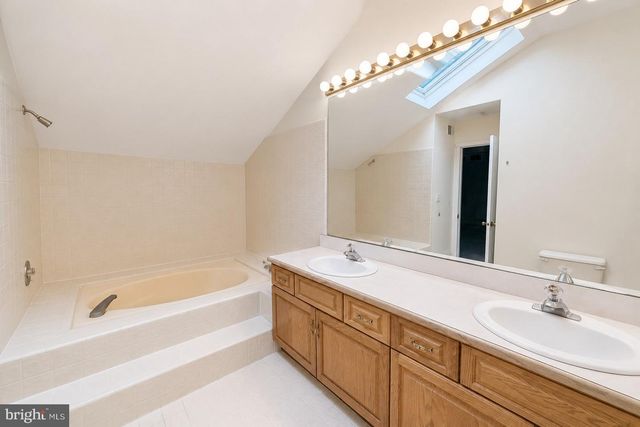 614 SAYRE DR, Princeton, NJ 08540