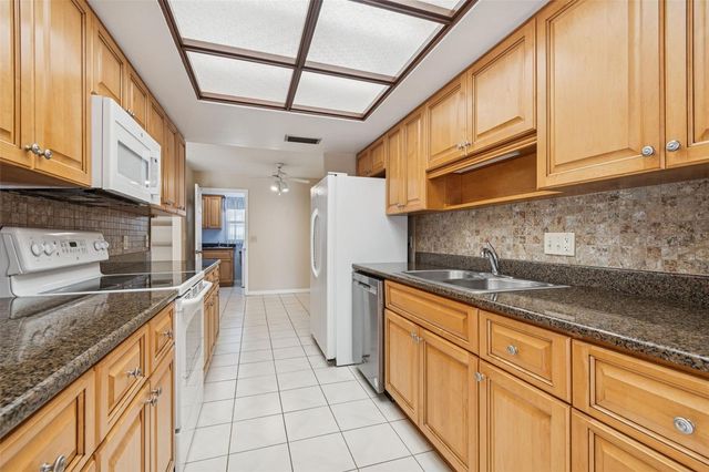 6611 PEACHTREE DRIVE, Temple Terrace, FL 33617