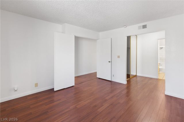 4304 Devlin Green Court, Las Vegas, NV 89110