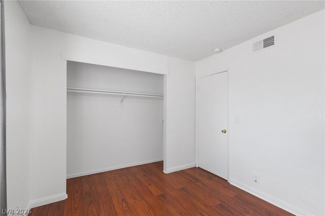 4304 Devlin Green Court, Las Vegas, NV 89110