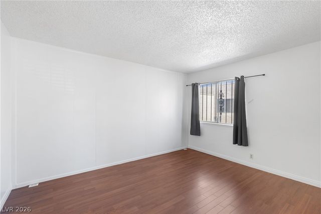 4304 Devlin Green Court, Las Vegas, NV 89110