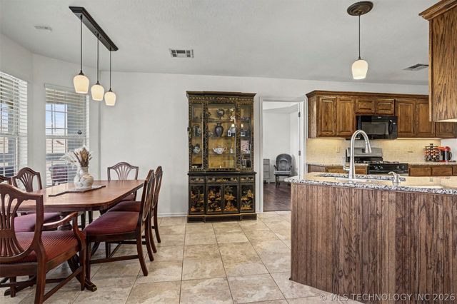 11111 E 120th Street N, Collinsville, OK 74021