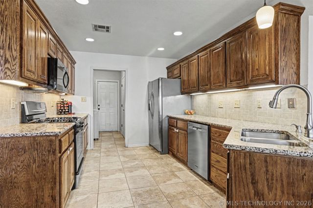 11111 E 120th Street N, Collinsville, OK 74021