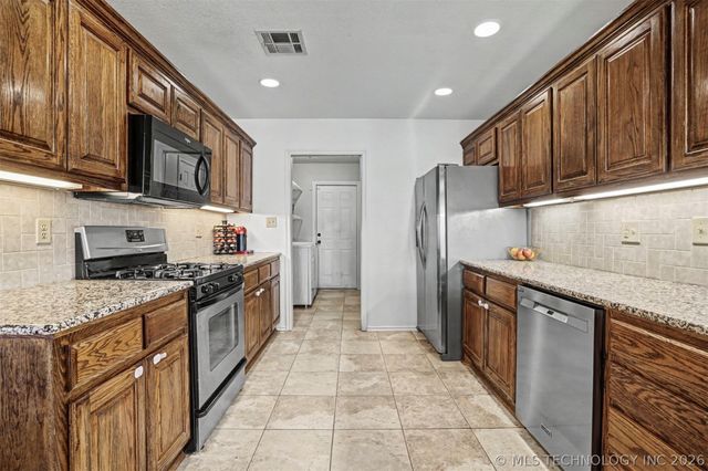 11111 E 120th Street N, Collinsville, OK 74021