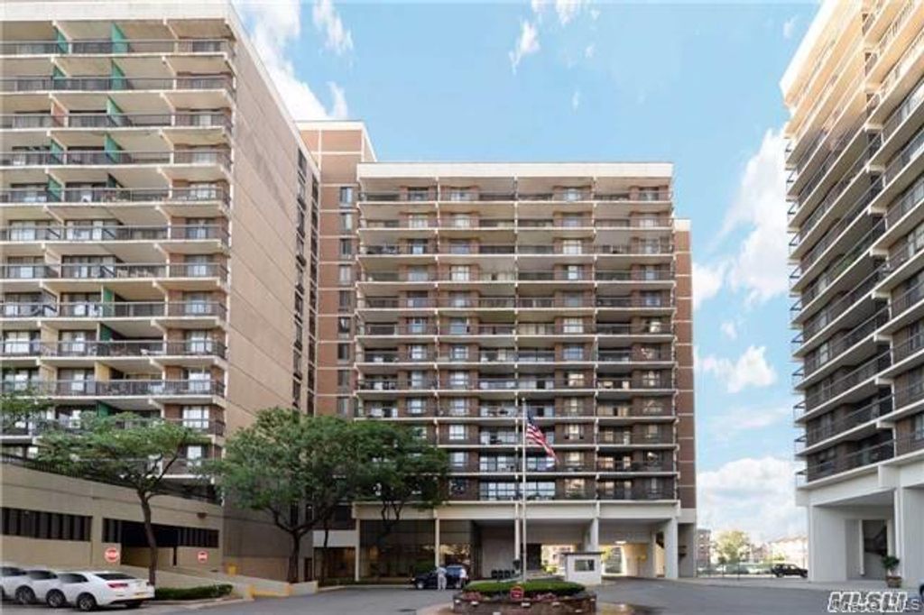150-38 Union Turnpike 4 L, Flushing, NY 11367 — photo 2
