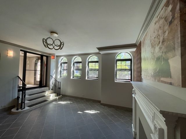 1824 N Lincoln Park West 306, Chicago, IL 60614