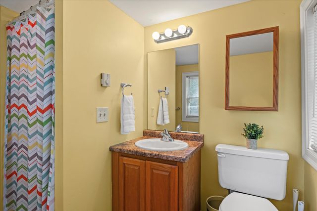 42 Brewster Road, Barnstead, NH 03225