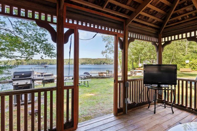 42 Brewster Road, Barnstead, NH 03225