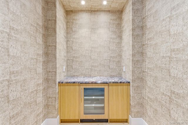 120 Halsey Lane, Bridgehampton, NY 11932