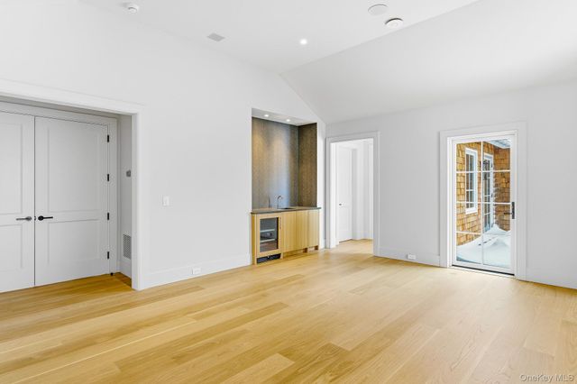 120 Halsey Lane, Bridgehampton, NY 11932