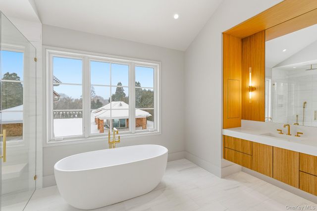 120 Halsey Lane, Bridgehampton, NY 11932