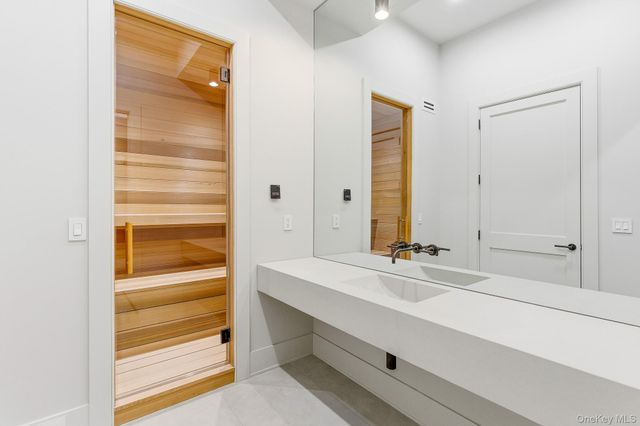 120 Halsey Lane, Bridgehampton, NY 11932