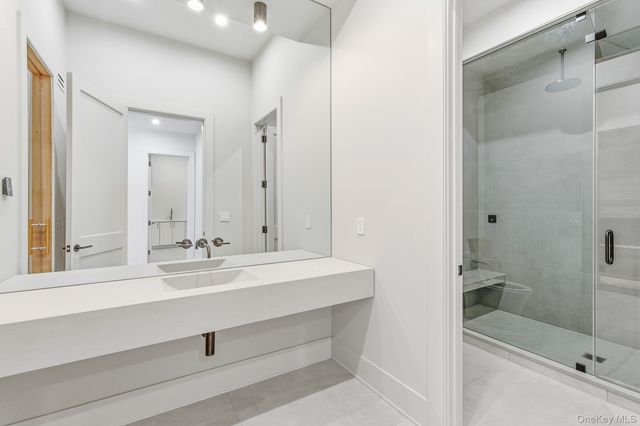 120 Halsey Lane, Bridgehampton, NY 11932