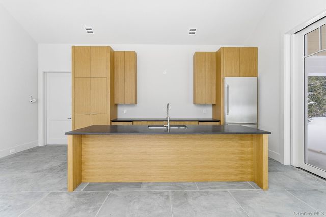 120 Halsey Lane, Bridgehampton, NY 11932